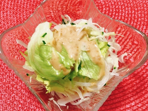 レタス玉ねぎサラダ
